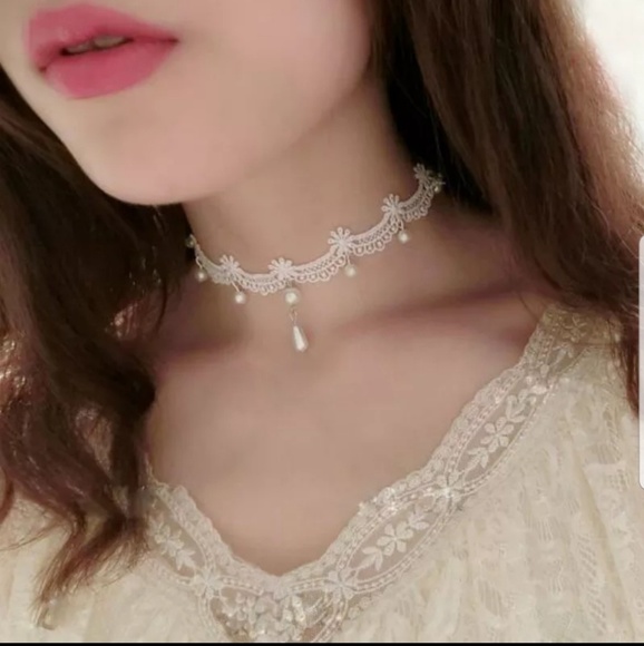 XAmberxx Victorian Goth Lace Choker - Picture 3 of 4